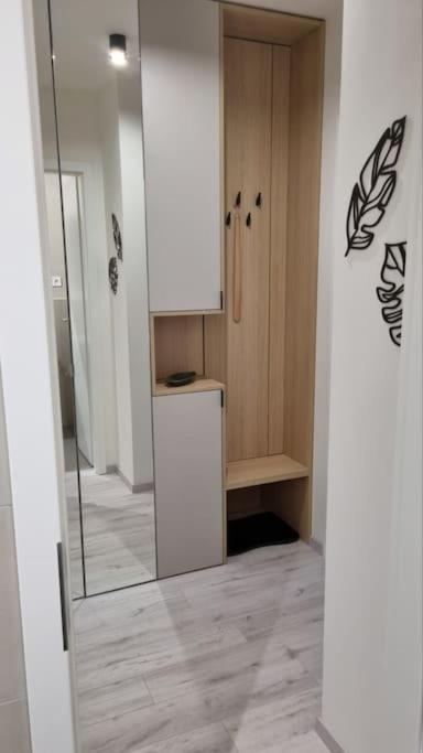 M&M1 Studio Apartment Near Center With Free Parking - Ac Košice Exteriör bild