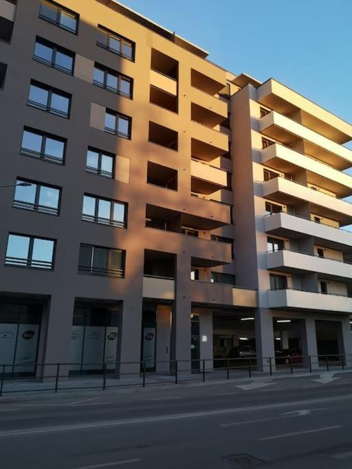 M&M1 Studio Apartment Near Center With Free Parking - Ac Košice Exteriör bild